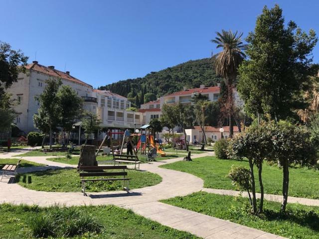 Luxury Apartment At The Beach Dubrovnik Exterior photo